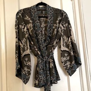 BCBGmaxazria kimono style top, S